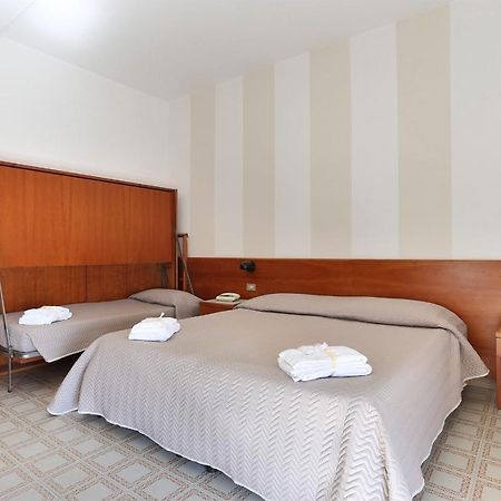 Hotel Brunella Lido di Camaiore Buitenkant foto