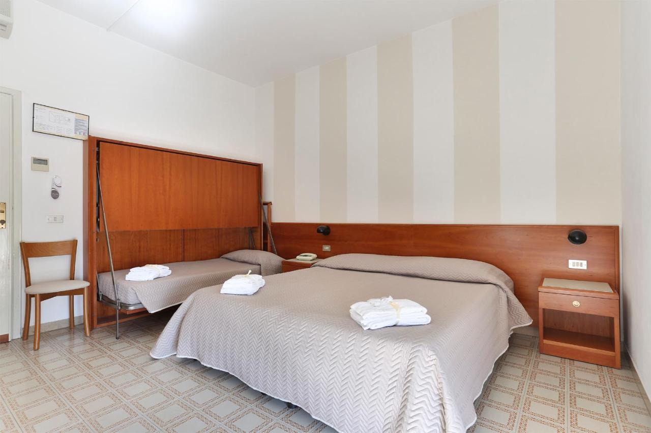 Hotel Brunella Lido di Camaiore Buitenkant foto