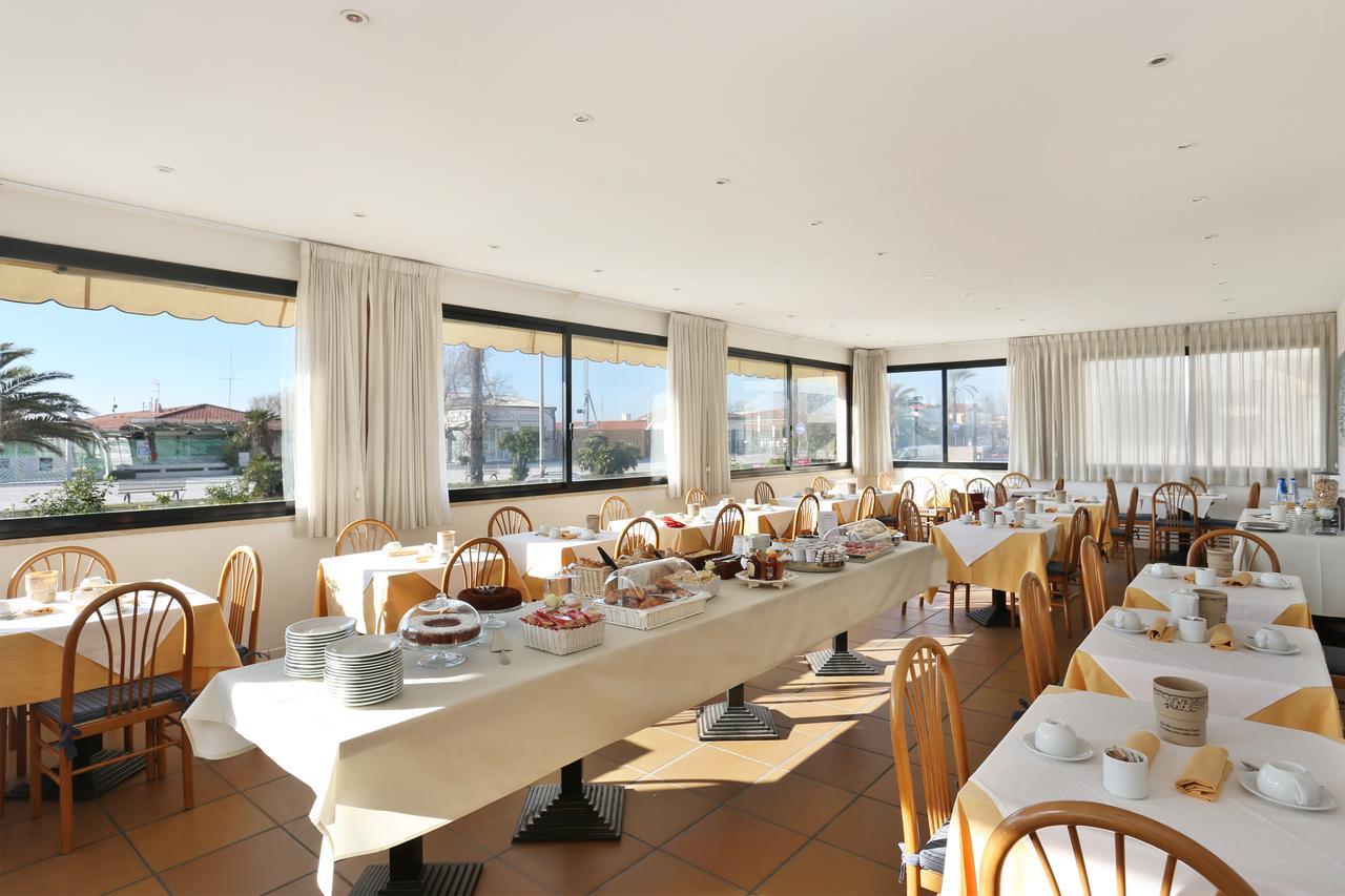 Hotel Brunella Lido di Camaiore Buitenkant foto