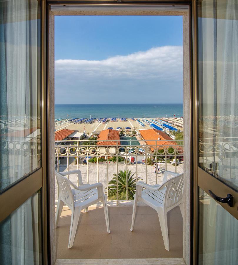Hotel Brunella Lido di Camaiore Buitenkant foto