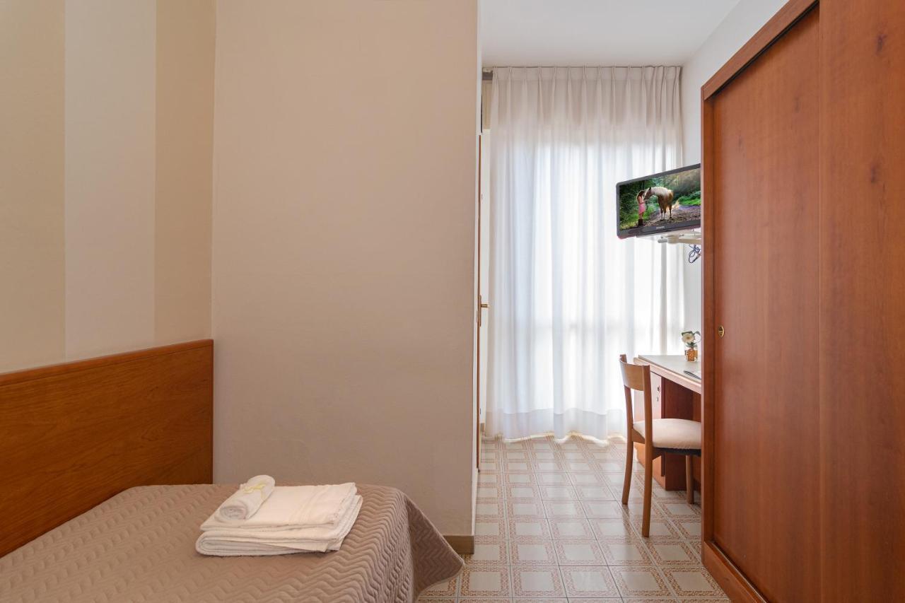 Hotel Brunella Lido di Camaiore Buitenkant foto