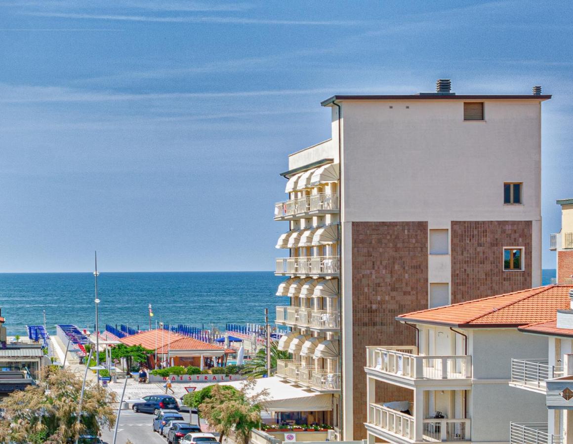 Hotel Brunella Lido di Camaiore Buitenkant foto